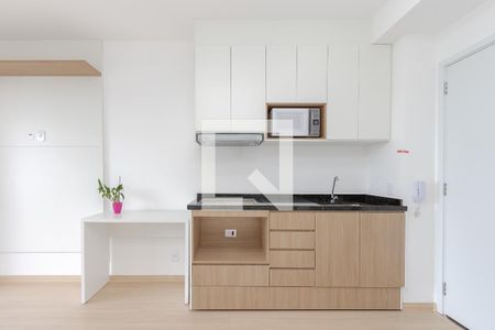 Sala/Cozinha de apartamento para alugar com 1 quarto, 33m² em Santo Amaro, São Paulo