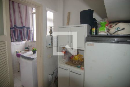 Apartamento à venda com 216m², 3 quartos e 1 vagaÁrea de Serviço