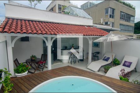Apartamento à venda com 216m², 3 quartos e 1 vagaÁrea comum - Piscina