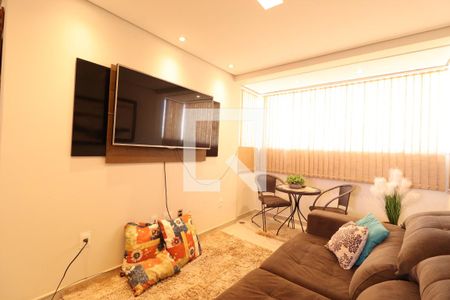 Sala de apartamento para alugar com 2 quartos, 60m² em Segismundo Pereira, Uberlândia