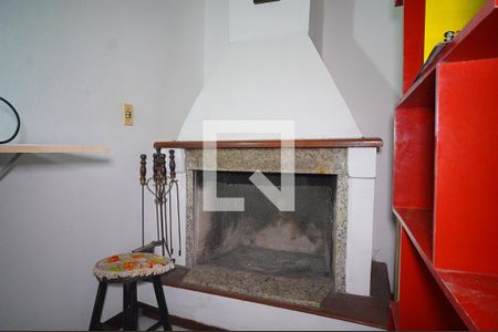 Sala - Quarto - Lareira de kitnet/studio para alugar com 1 quarto, 37m² em Lagoa da Conceição, Florianópolis