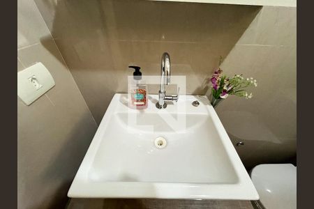 Casa à venda com 200m², 3 quartos e 1 vagaBanheiro Corredor