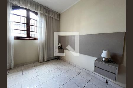 Suite  de casa à venda com 3 quartos, 200m² em Vila Paulista, São Paulo