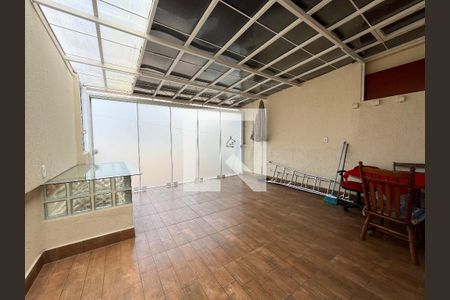 Casa à venda com 200m², 3 quartos e 1 vagaÁrea externa