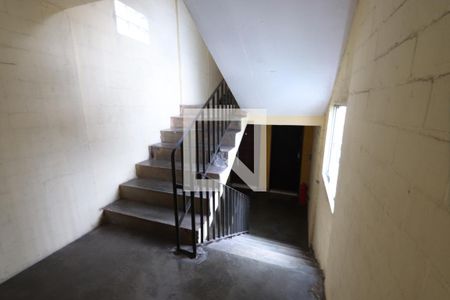 Apartamento à venda com 60m², 2 quartos e 1 vagaEscada