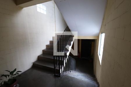 Apartamento à venda com 60m², 2 quartos e 1 vagaEscada