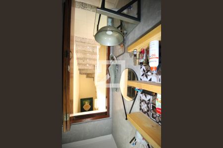 Casa de condomínio à venda com 120m², 3 quartos e 2 vagaslavabo 