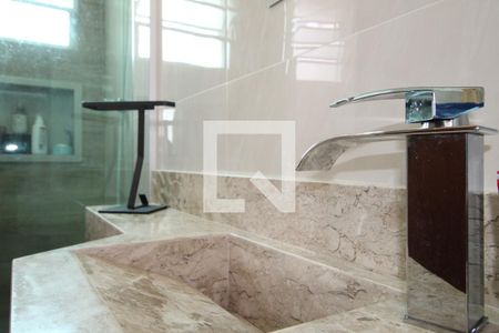 Casa de condomínio à venda com 120m², 3 quartos e 2 vagasBanheiro da Suíte