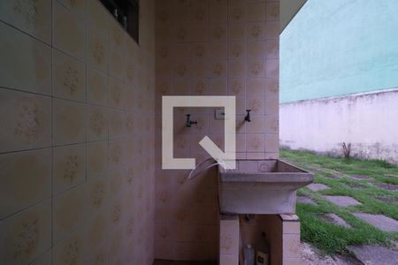 Casa à venda com 120m², 4 quartos e 6 vagasLavanderia