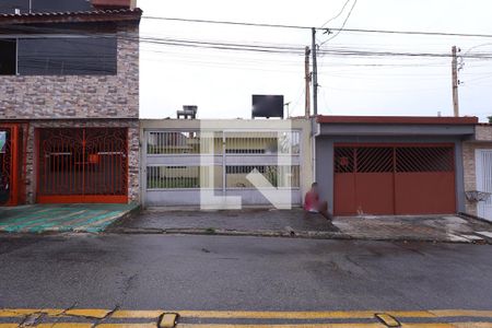 Casa à venda com 120m², 4 quartos e 6 vagasFachada