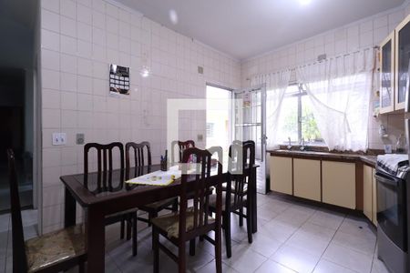 Casa à venda com 120m², 4 quartos e 6 vagasCozinha