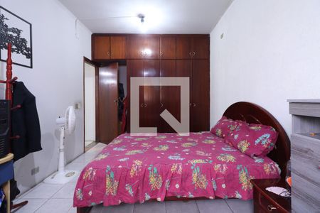 Casa à venda com 120m², 4 quartos e 6 vagasQuarto 2