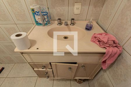Casa para alugar com 204m², 4 quartos e 2 vagasBanheiro Social Piso Inferior