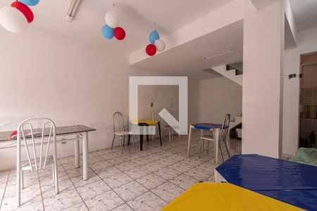 Casa para alugar com 204m², 4 quartos e 2 vagasÁrea comum 