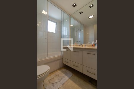 Apartamento à venda com 136m², 3 quartos e 3 vagasBanheiro do Quarto 3