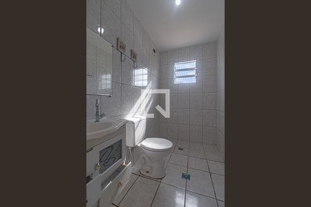 banheiro social2_2 de casa para alugar com 3 quartos, 105m² em Vila Moraes, São Paulo
