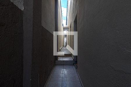 corredor lateral_1 de casa para alugar com 3 quartos, 105m² em Vila Moraes, São Paulo