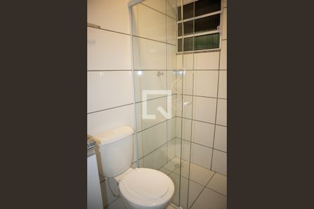 Banheiro de kitnet/studio para alugar com 1 quarto, 25m² em Vila Medeiros, São Paulo