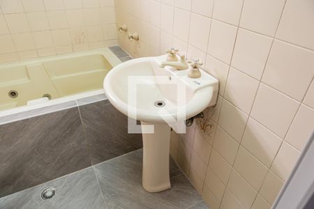 Casa à venda com 125m², 2 quartos e 1 vagaBanheiro do Quarto 2