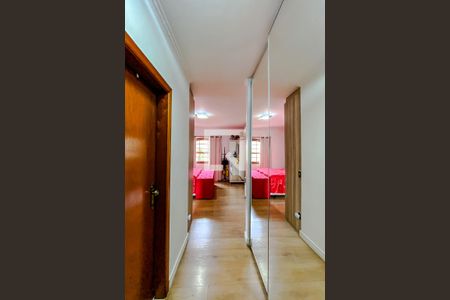 Casa à venda com 267m², 4 quartos e 3 vagasQuarto 1 - Armários