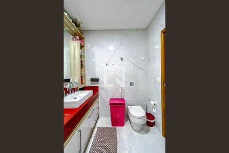 Casa à venda com 267m², 4 quartos e 3 vagasBanheiro da Suíte