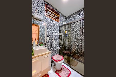 Casa à venda com 267m², 4 quartos e 3 vagasBanheiro 2