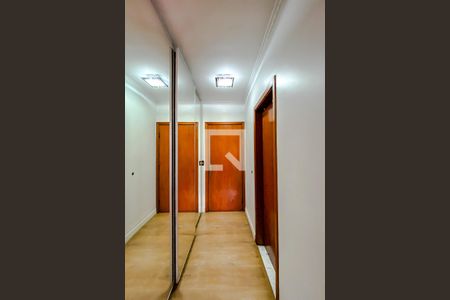 Casa à venda com 267m², 4 quartos e 3 vagasQuarto 1 - Armários