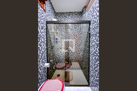 Casa à venda com 267m², 4 quartos e 3 vagasBanheiro 2