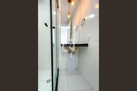 Banheiro de kitnet/studio para alugar com 1 quarto, 28m² em Vila Dom Pedro I, São Paulo
