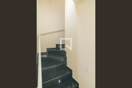 Escada de casa à venda com 2 quartos, 100m² em Vila Príncipe de Gales, Santo André