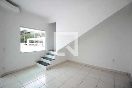 Sala de casa para alugar com 2 quartos, 140m² em Rio Branco, Belo Horizonte