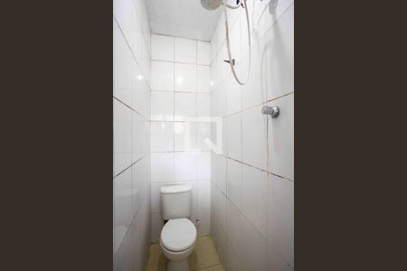 Banheiro de casa para alugar com 1 quarto, 60m² em Conceição, Diadema