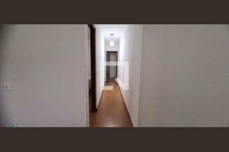 Corredor  de casa à venda com 3 quartos, 140m² em Vila Santa Catarina, Osasco