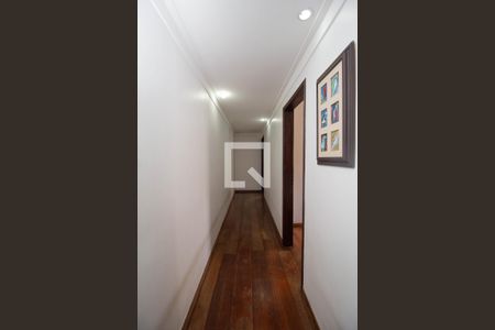 Casa à venda com 297m², 3 quartos e 5 vagasCorredor