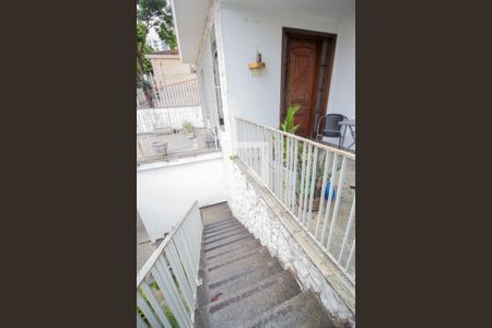 Casa à venda com 297m², 3 quartos e 5 vagasEscada