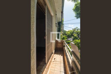 Casa à venda com 164m², 3 quartos e 1 vaga Casa à venda com 164m², 3 quartos e 1 vagaVaranda