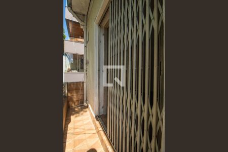 Casa à venda com 164m², 3 quartos e 1 vaga Casa à venda com 164m², 3 quartos e 1 vagaVaranda