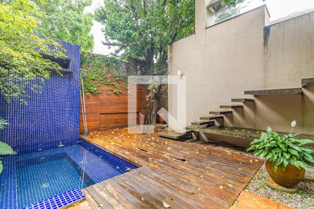 Casa à venda com 360m², 3 quartos e 4 vagasQuintal