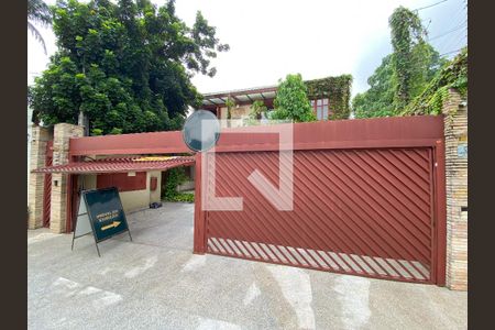 Casa à venda com 360m², 3 quartos e 4 vagasFachada