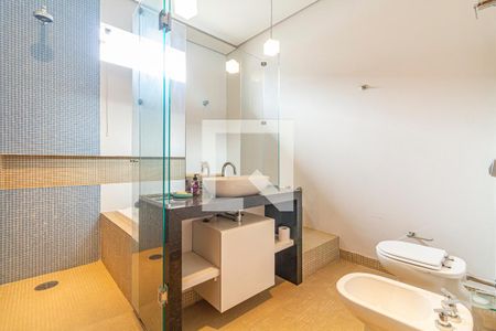 Casa à venda com 360m², 3 quartos e 4 vagasBanheiro da Suíte 1