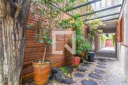 Casa à venda com 360m², 3 quartos e 4 vagasQuintal