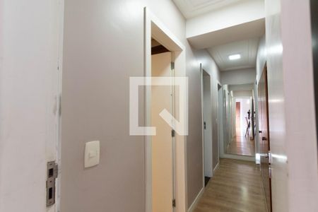 Corredor de apartamento para alugar com 3 quartos, 103m² em Jardim Barbosa, Guarulhos