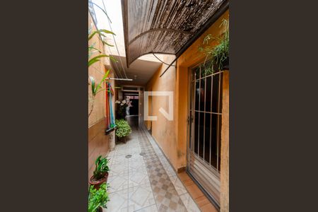 Casa à venda com 240m², 3 quartos e 2 vagasCorredor