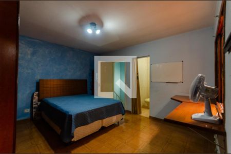 Casa à venda com 240m², 3 quartos e 2 vagasSuíte