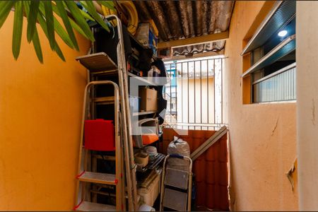 Casa à venda com 240m², 3 quartos e 2 vagasCorredor