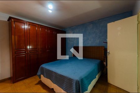 Casa à venda com 240m², 3 quartos e 2 vagasSuíte