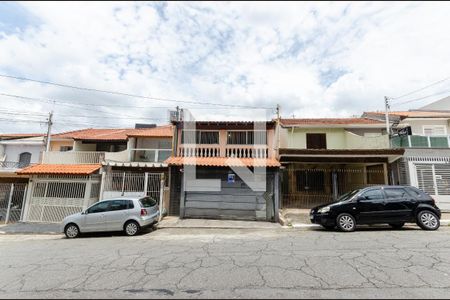 Casa à venda com 240m², 3 quartos e 2 vagasFachada