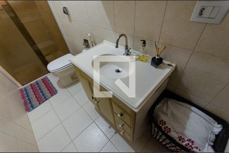 Casa à venda com 240m², 3 quartos e 2 vagasBanheiro