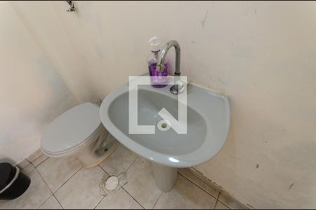 Casa à venda com 240m², 3 quartos e 2 vagasLavabo