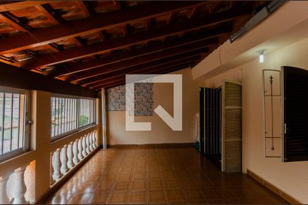 Casa à venda com 240m², 3 quartos e 2 vagasSacada quarto 2